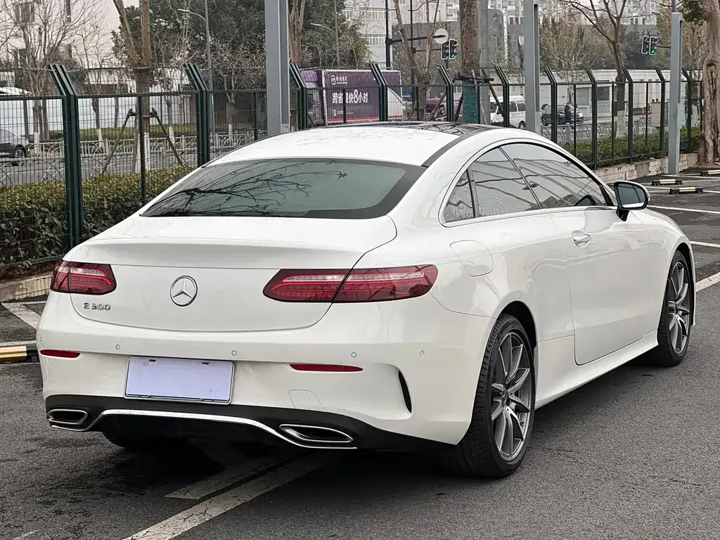 Mercedes-Benz E-Class (Import) — фото 10