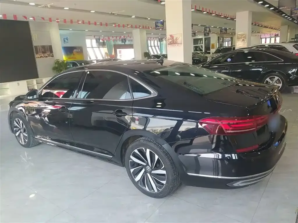 Volkswagen Passat — фото 5