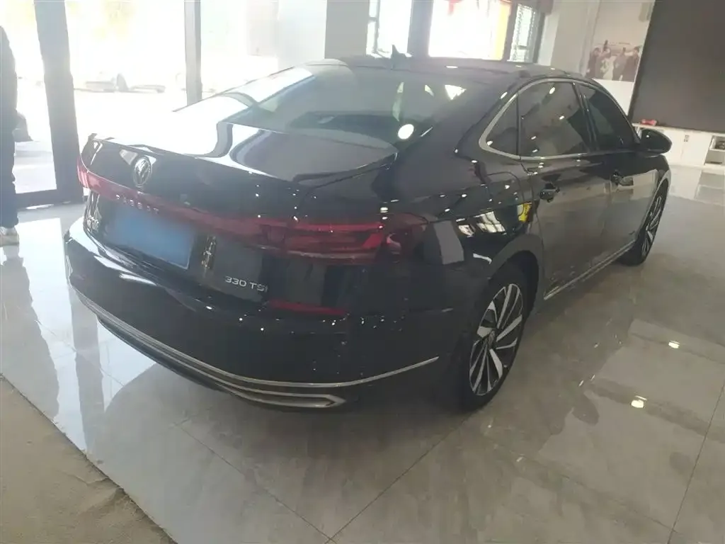 Volkswagen Passat — фото 7