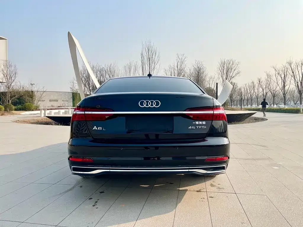 Audi A6L — фото 7