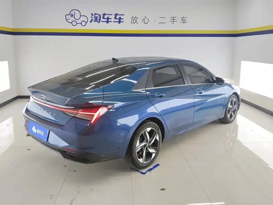 Hyundai Elantra — фото 3