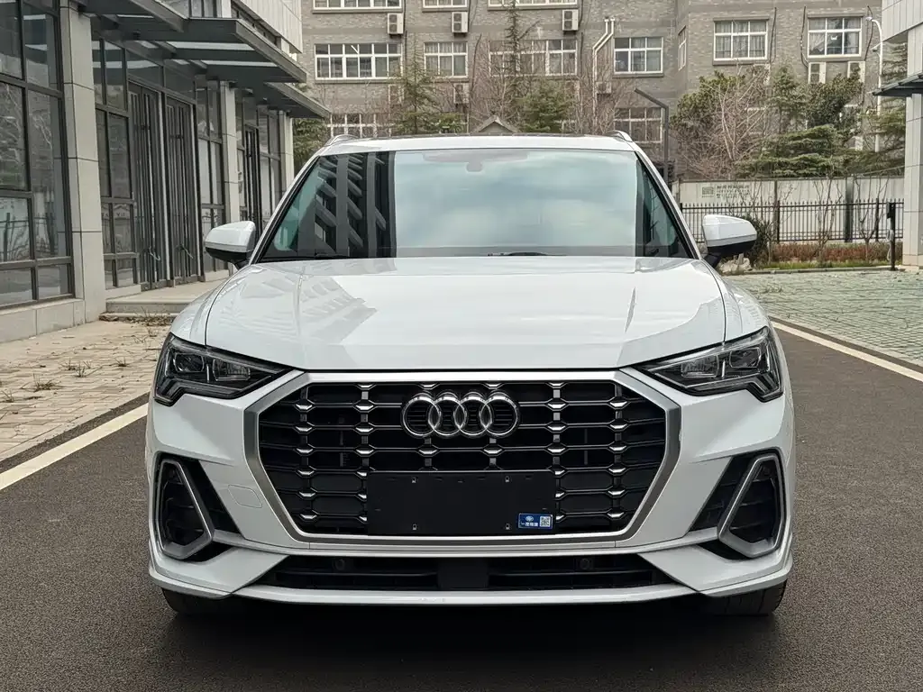 Audi Q3 — фото 10