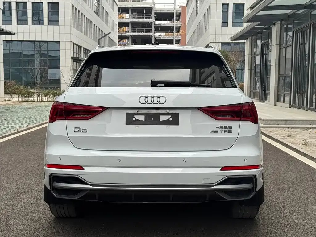 Audi Q3 — фото 7