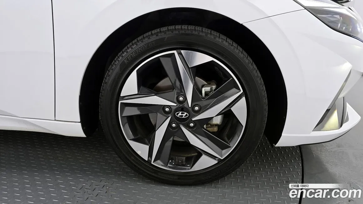 Hyundai AVANTE — фото 5