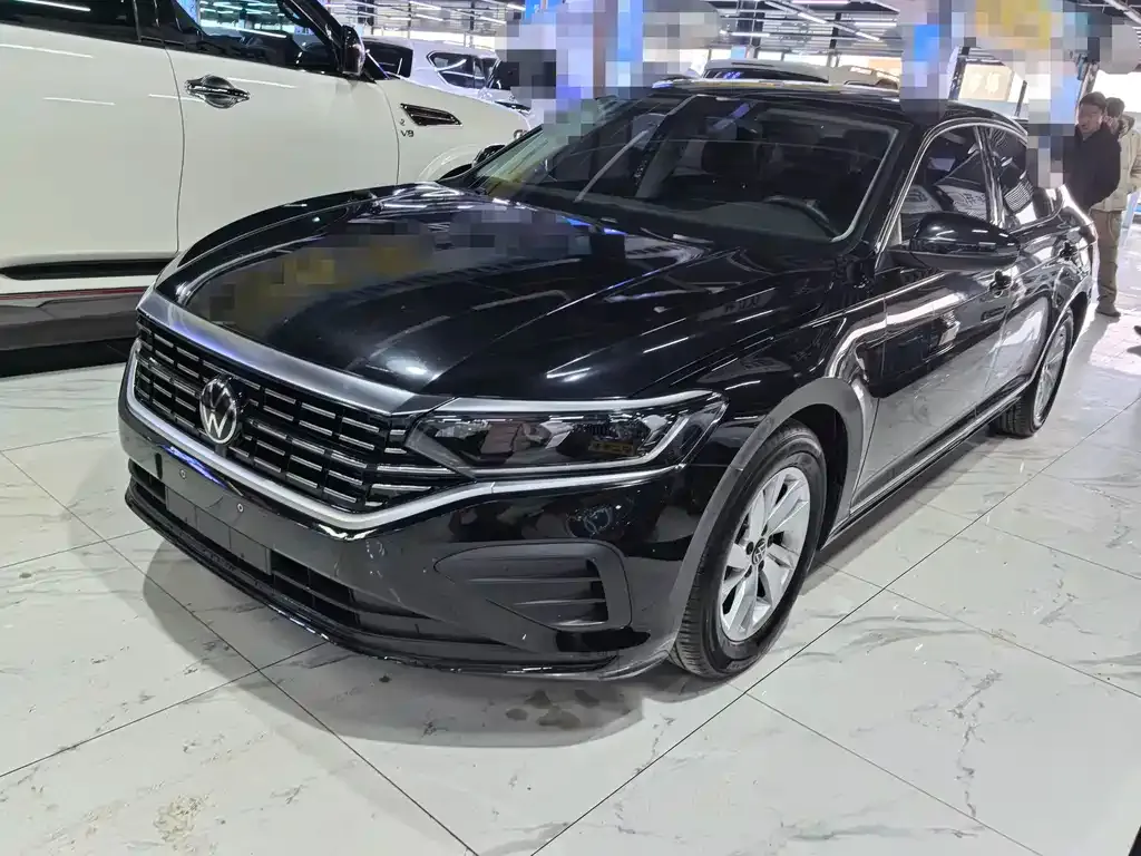 Volkswagen Passat — фото 1