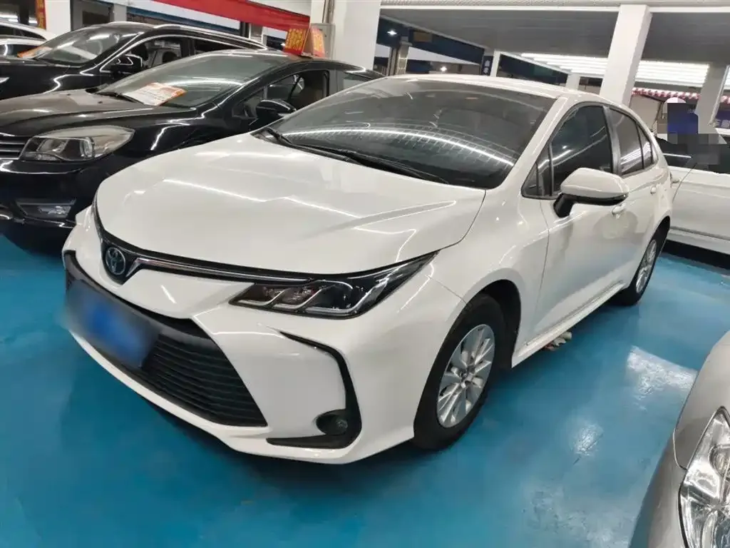 Toyota Corolla — фото 1
