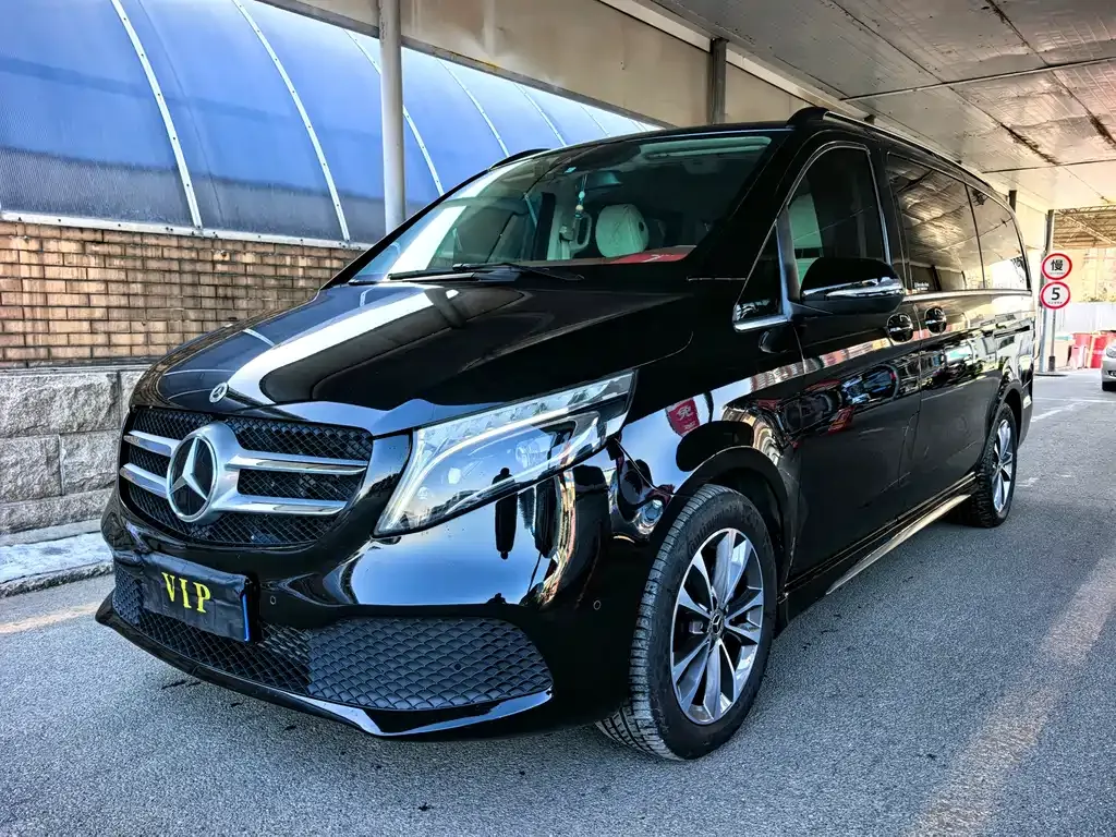Mercedes-Benz V-Class — фото 1