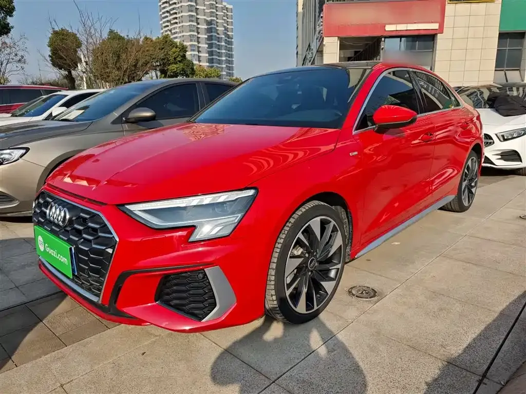 Audi A3 — фото 1