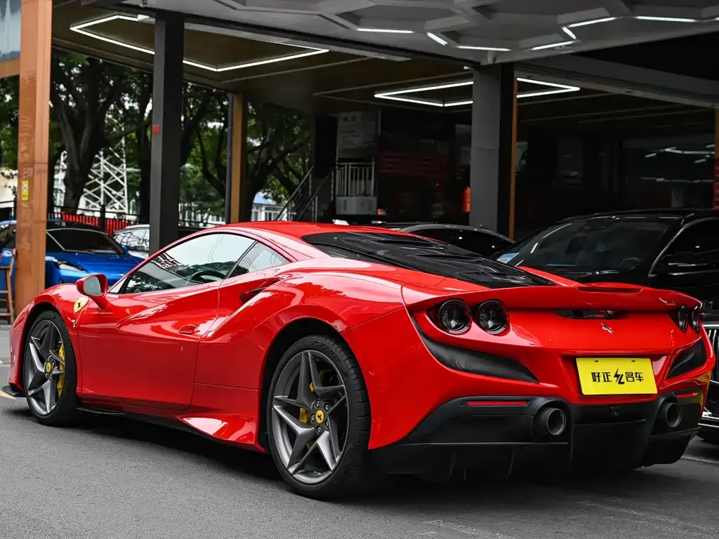Ferrari F8 — фото 9