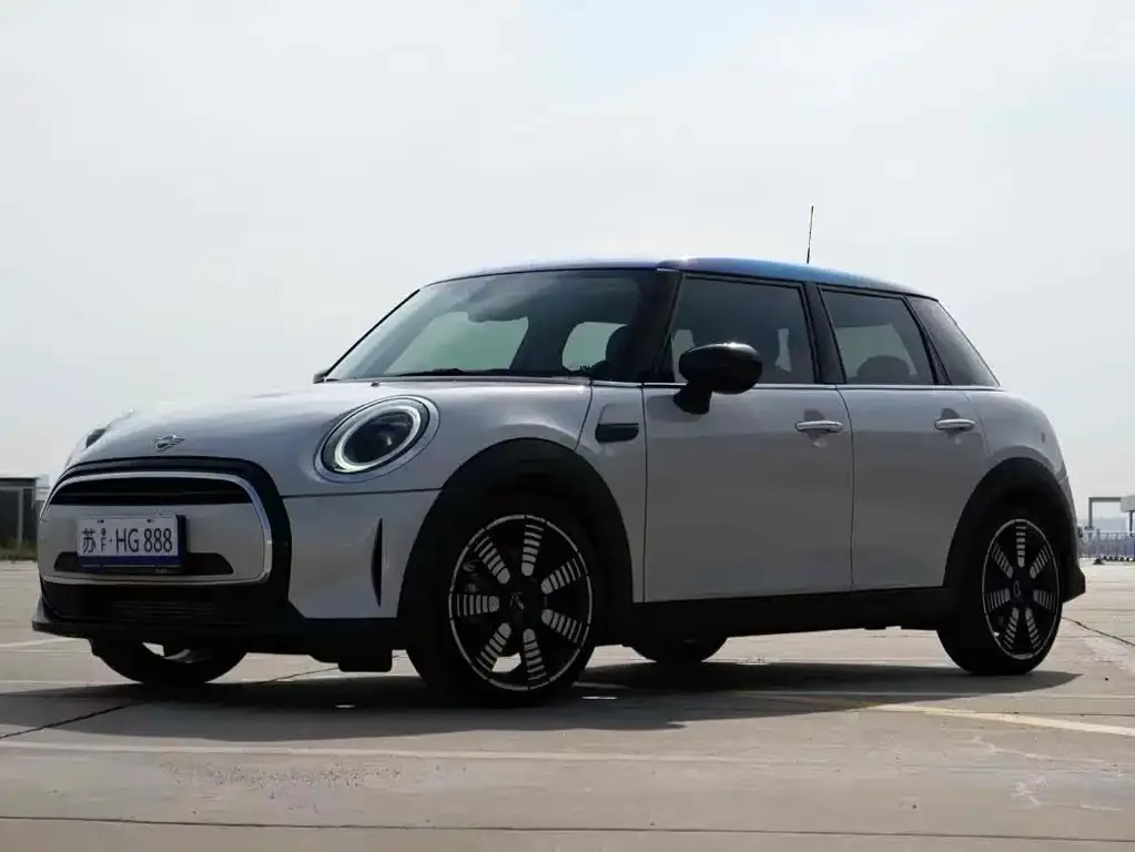 MINI Cooper (3-door) — фото 1