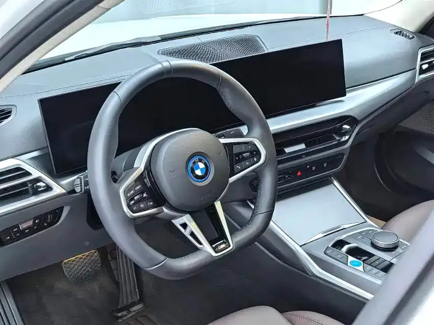 BMW i3 — фото 8