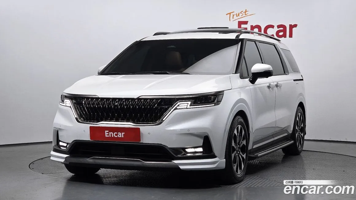 Kia Carnival — фото 1