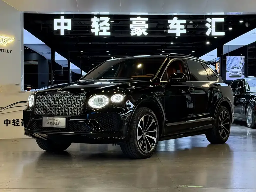 Bentley Bentayga — фото 1