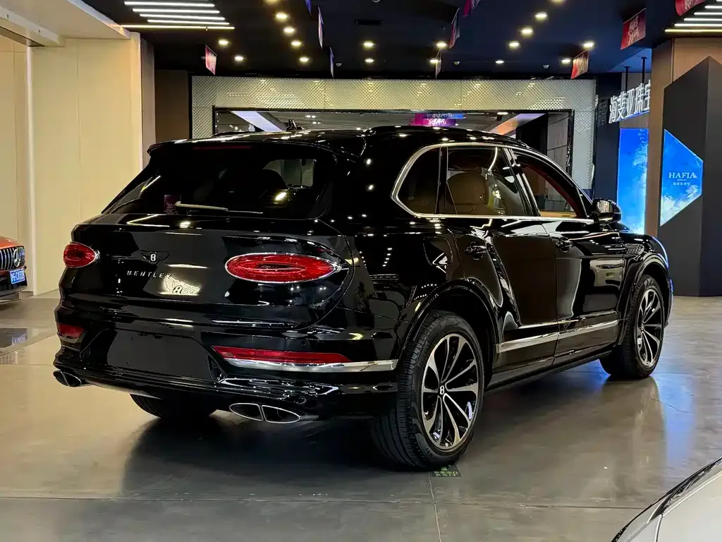 Bentley Bentayga — фото 9