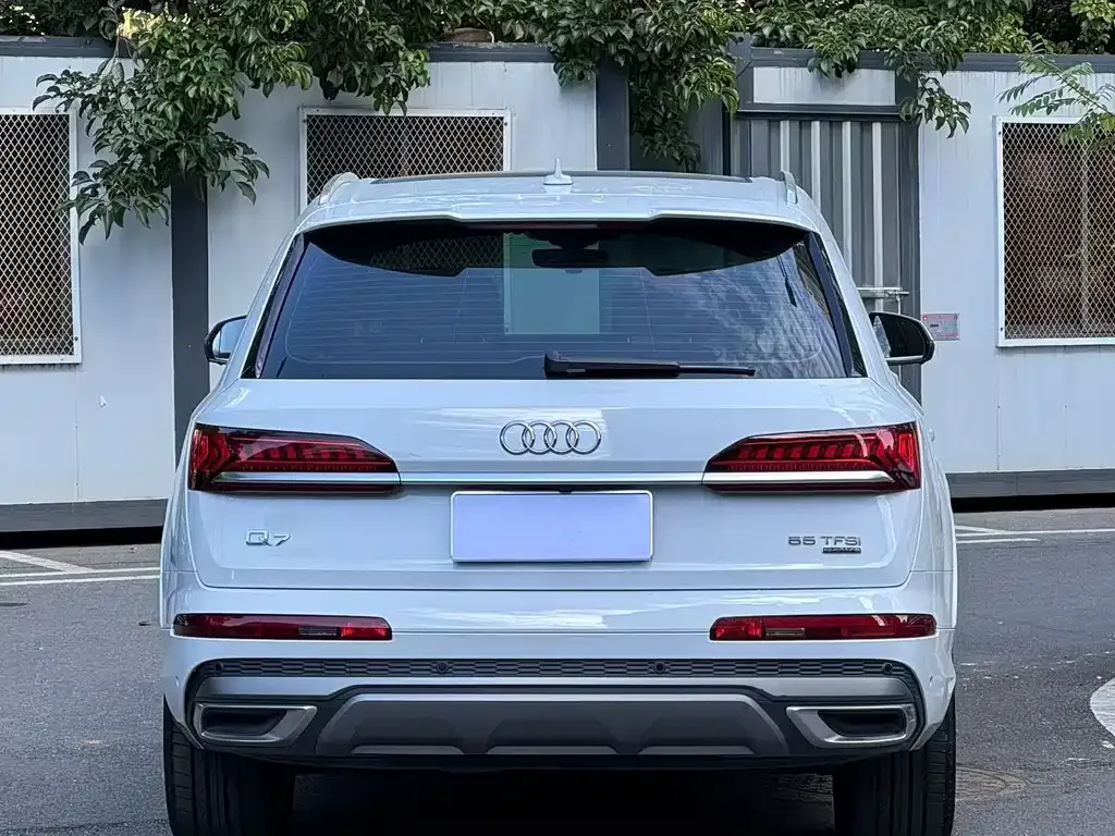 Audi Q7 — фото 5