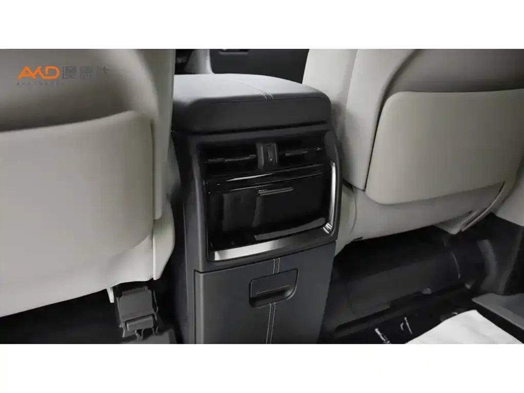 Toyota Alphard — фото 4
