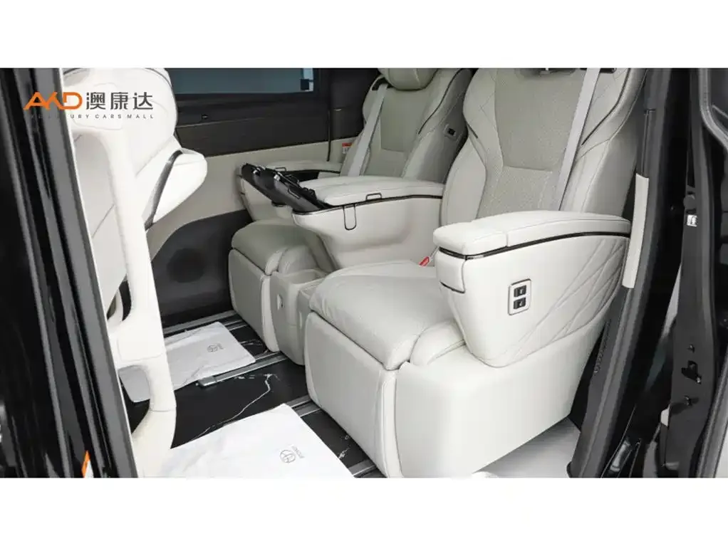 Toyota Alphard — фото 9