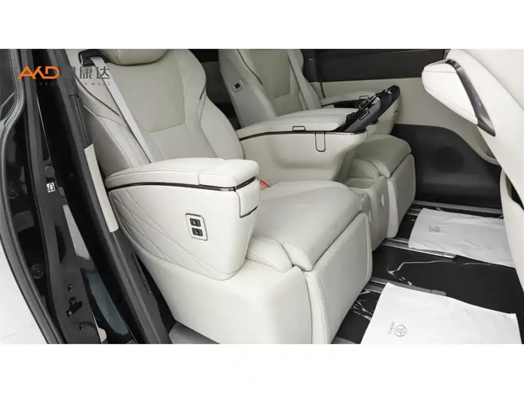 Toyota Alphard — фото 8