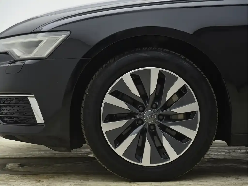 Audi A6L — фото 5