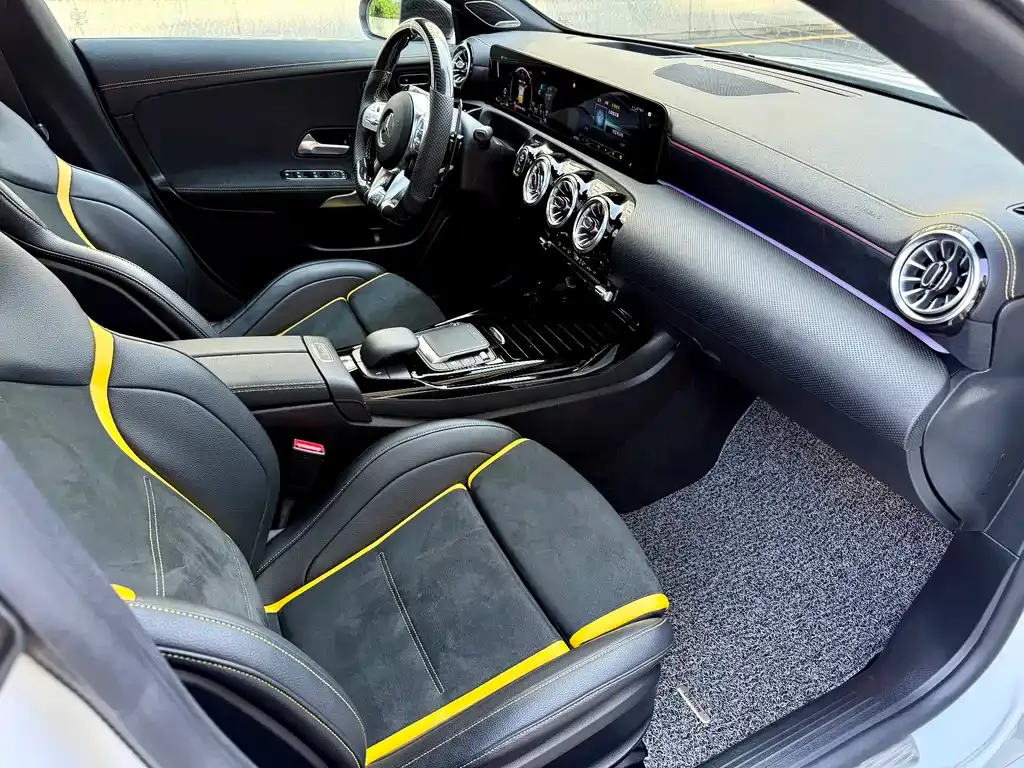 Mercedes-Benz CLA AMG — фото 9