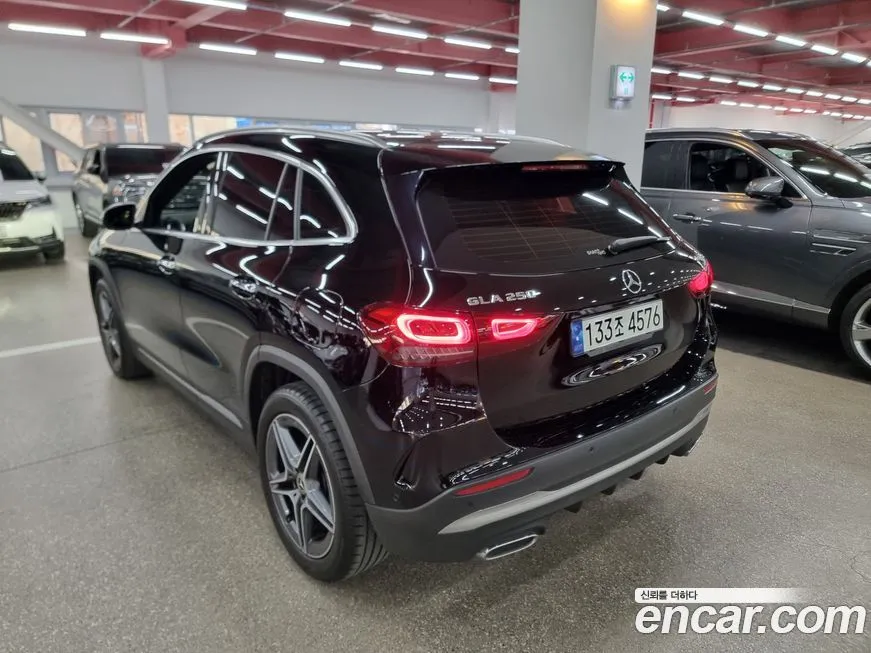 Mercedes-Benz GLA-Class — фото 4