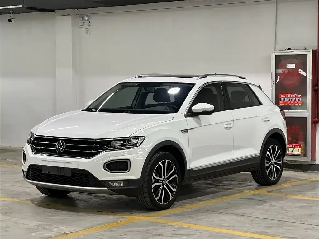 Volkswagen T-Roc — фото 1
