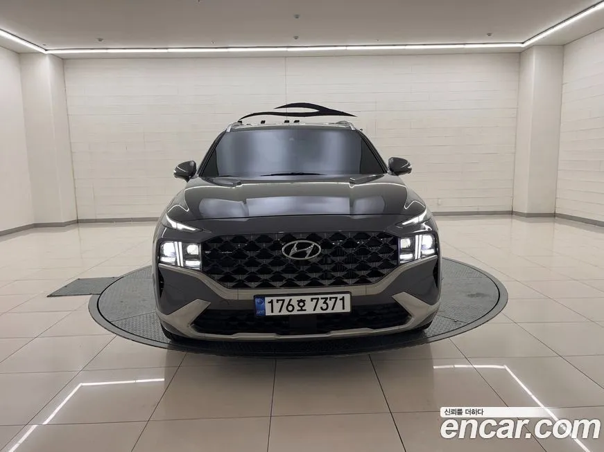 Hyundai Santafe — фото 1