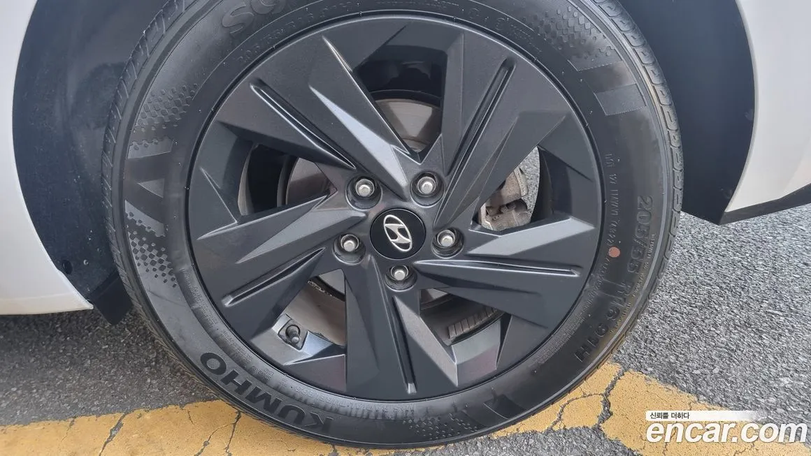 Hyundai AVANTE — фото 3
