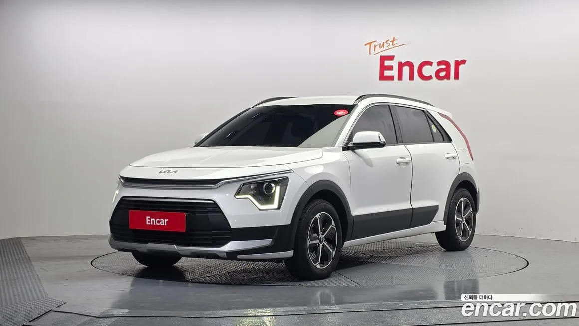 Kia Niro — фото 1