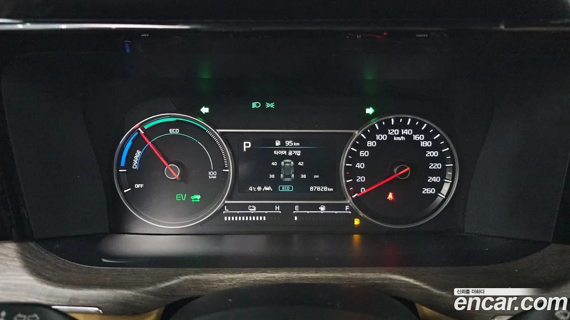 Kia Sorento — фото 9