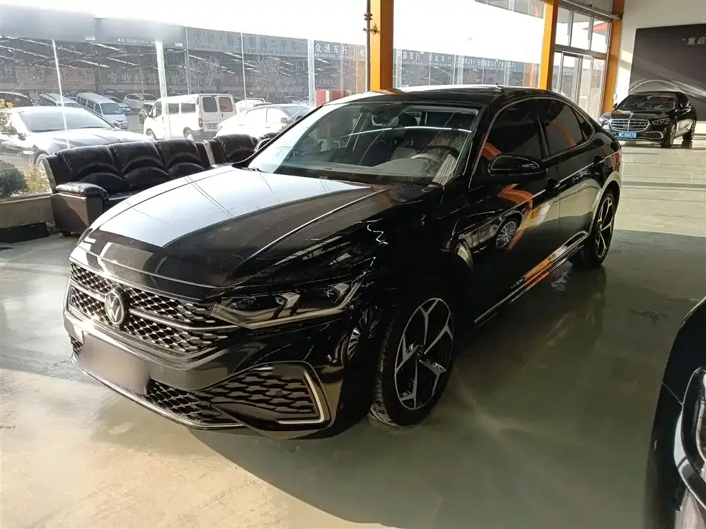 Volkswagen Passat — фото 1