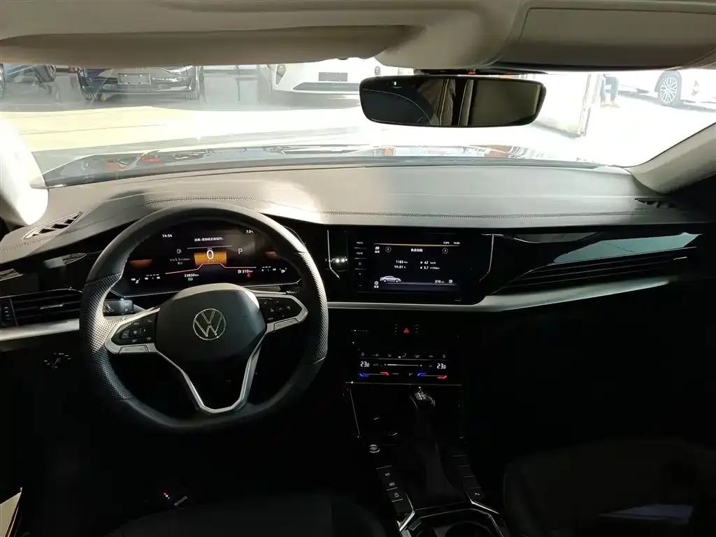Volkswagen Passat — фото 10