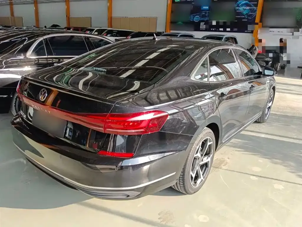 Volkswagen Passat — фото 7