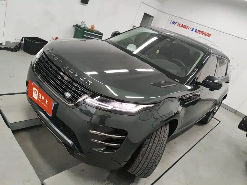 Land Rover Evoque — фото 1