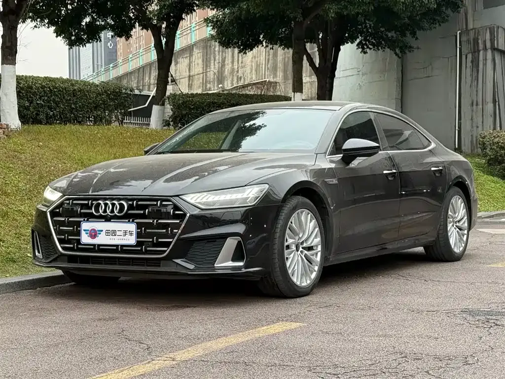 Audi A7L — фото 1