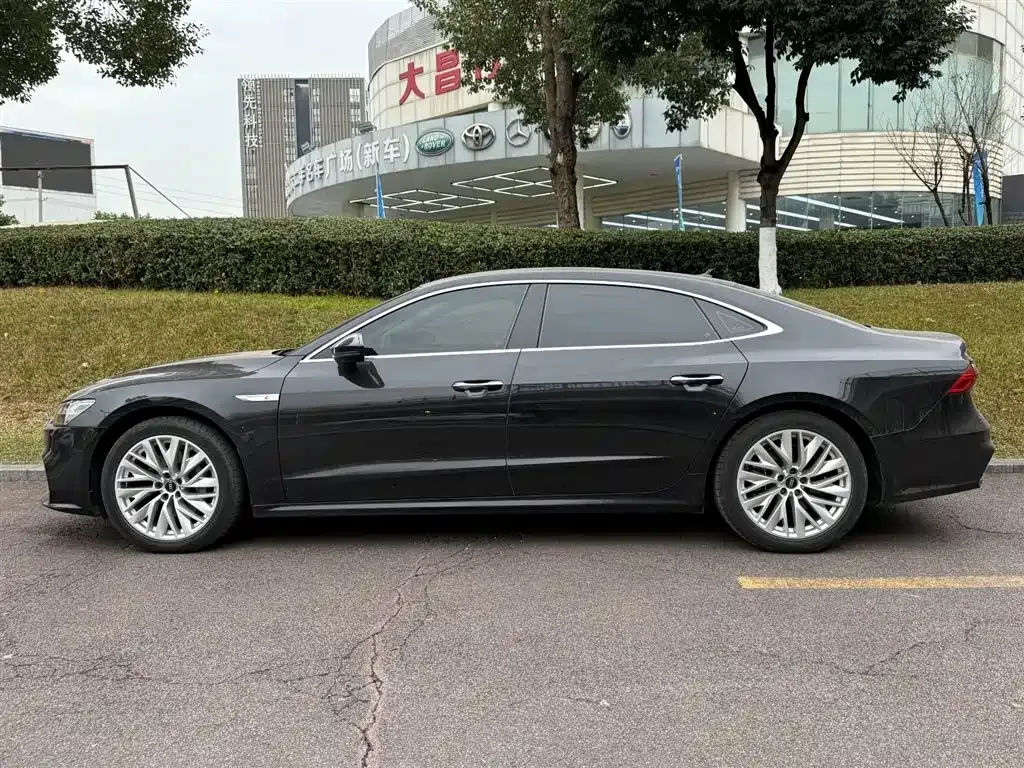 Audi A7L — фото 5