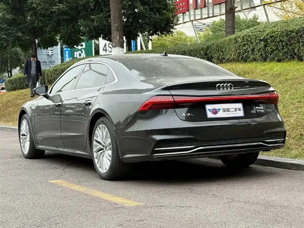 Audi A7L — фото 6