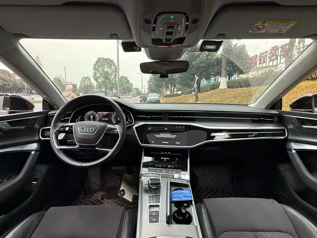 Audi A7L — фото 9