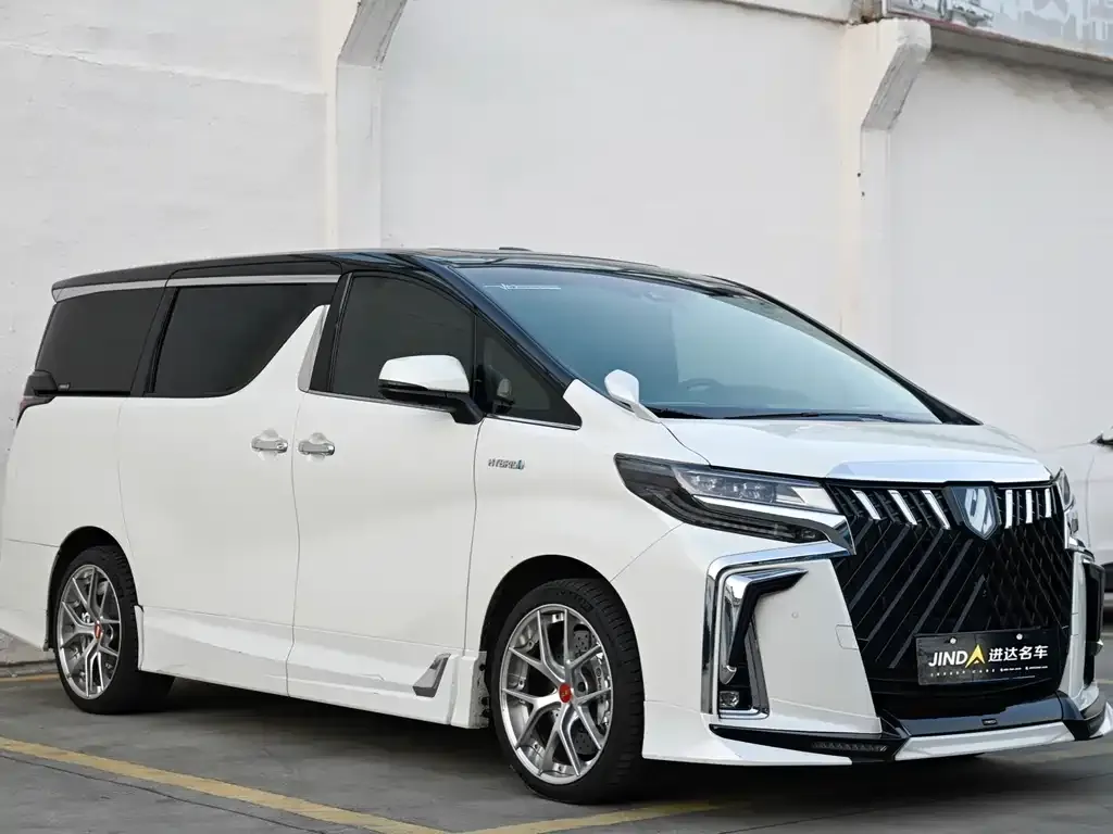 Toyota Alphard — фото 3