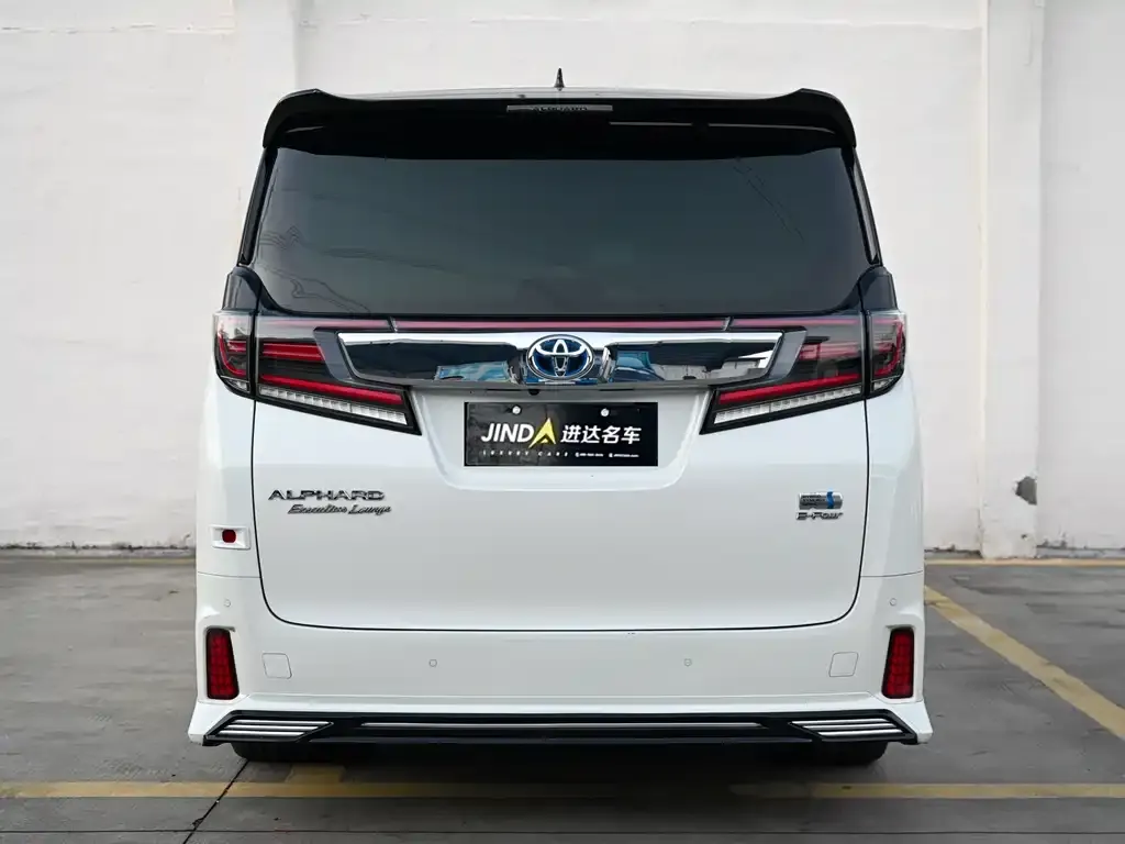 Toyota Alphard — фото 6