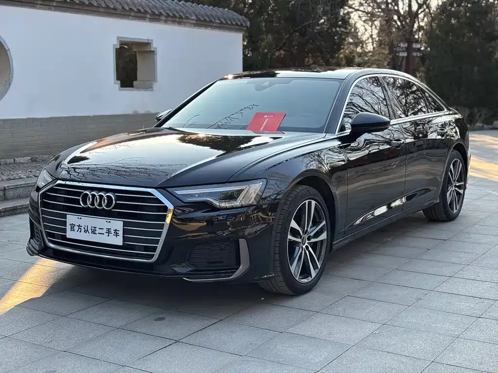 Audi A6L — фото 1