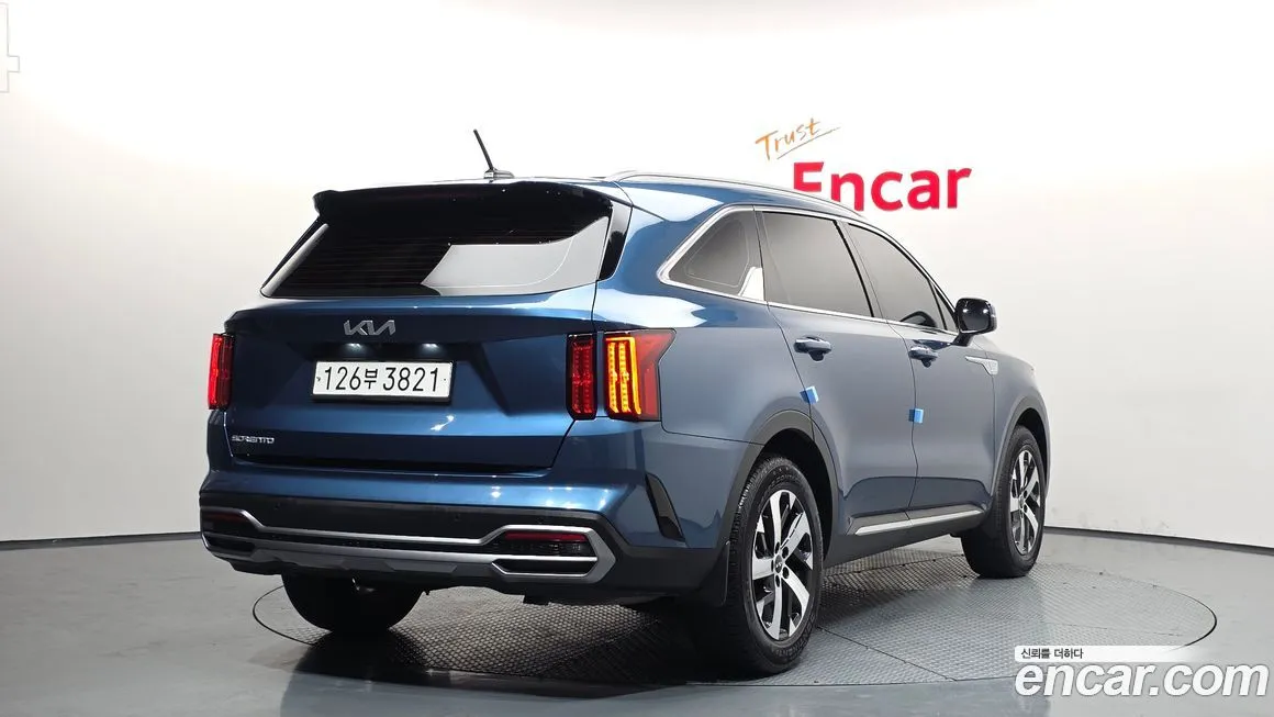 Kia Sorento — фото 6