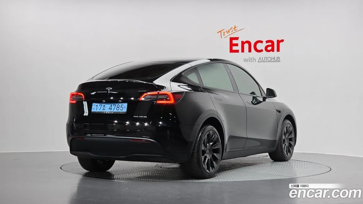 Tesla Model Y — фото 2