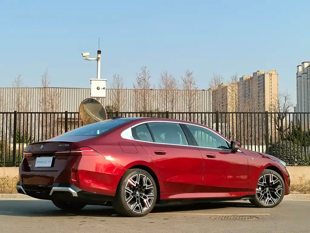 BMW i5 — фото 9