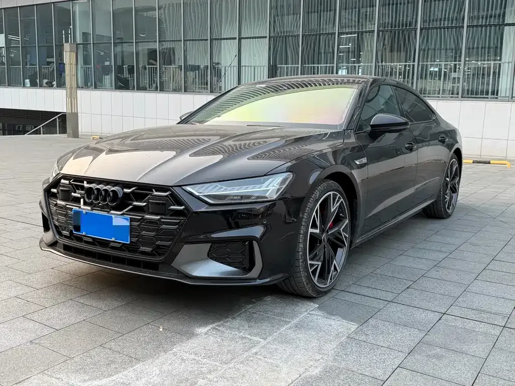 Audi A7L — фото 1