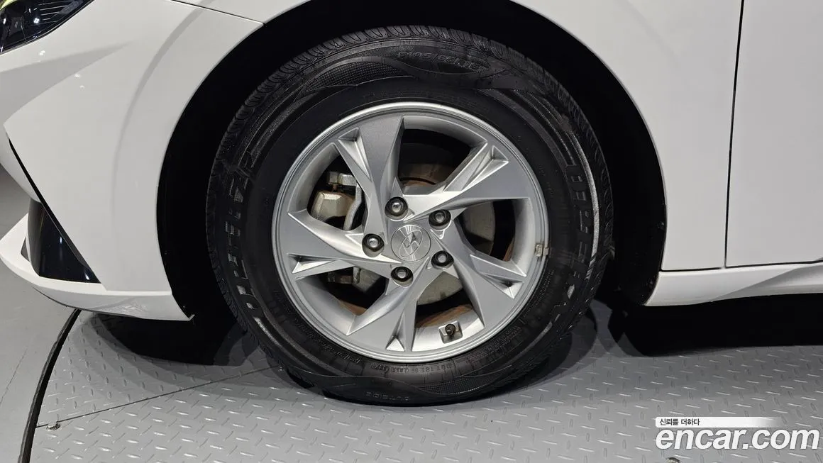 Hyundai AVANTE — фото 3
