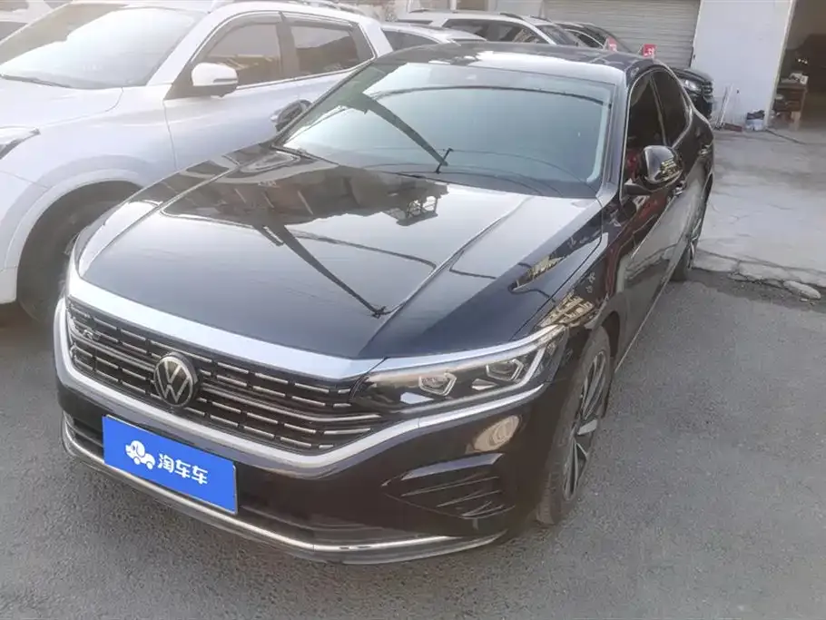 Volkswagen Passat — фото 1
