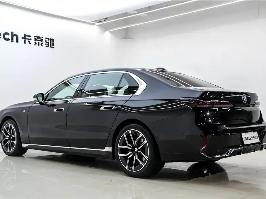 BMW 7 Series — фото 4