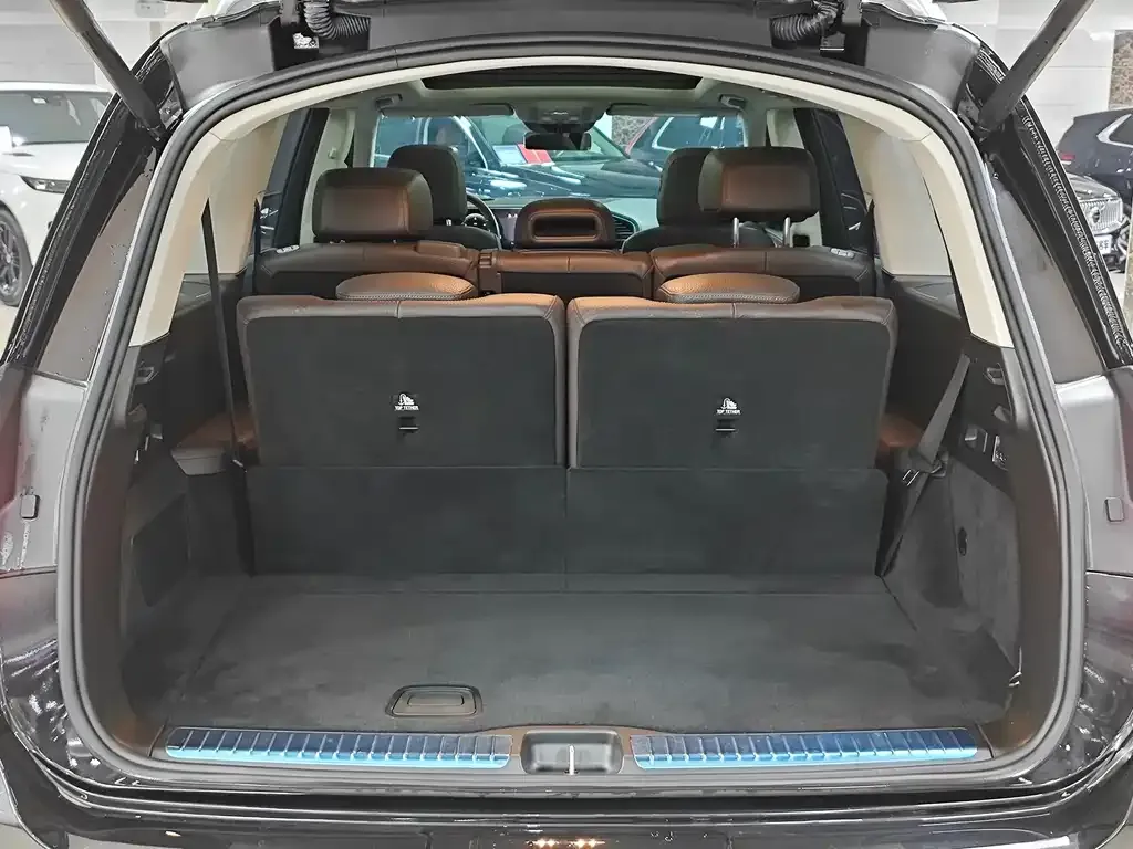 Mercedes-Benz GLS — фото 10