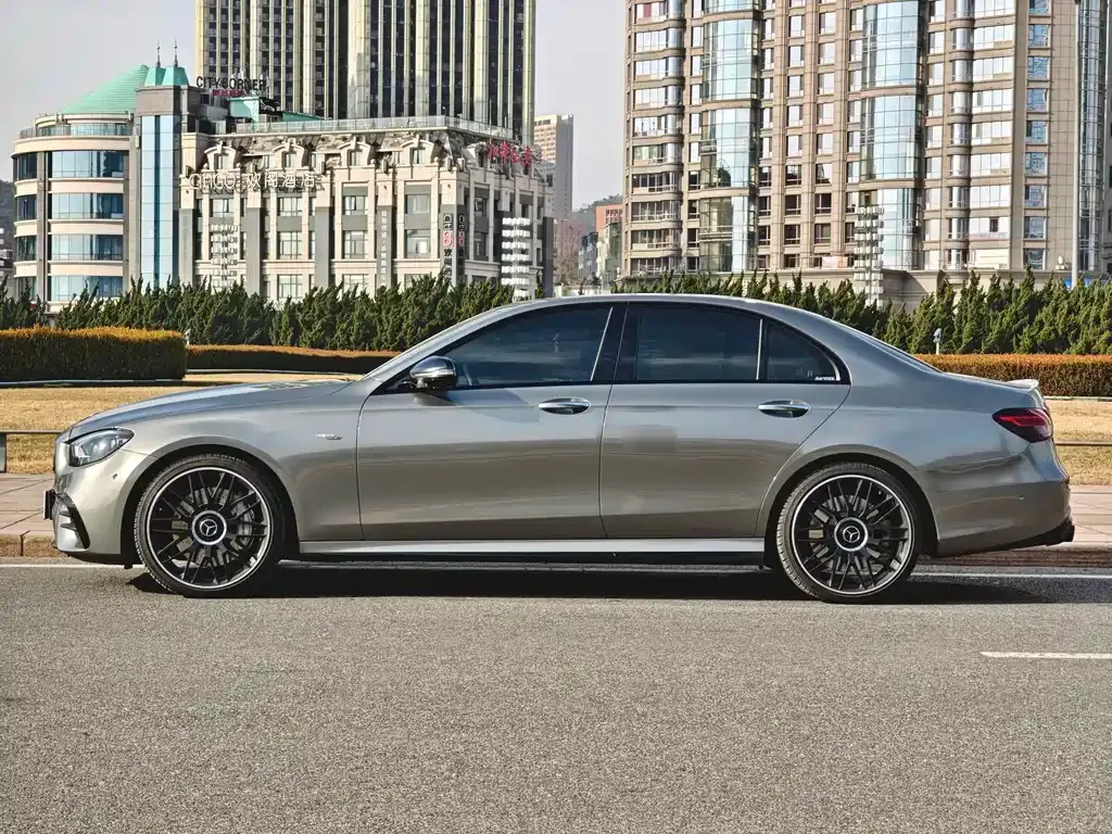 Mercedes-Benz E-Class AMG — фото 9